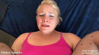 Hermanastra Ricevas Unua Anusa kaj Cum in her Big Ass / Prezentante SexySpunkyGirl