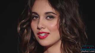 Латиноамериканская красотка милф менен пузырчатыми попками раздевается жолугушуу учурунда өз мечты