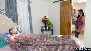 Lama tiri anal fucking nya kurus latina anak tirinya