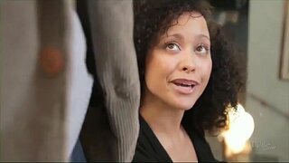 Mia Austin lấy nó về với mẹ cô là người đàn ông