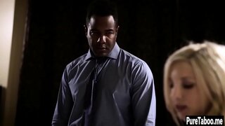 Сексуалдык красотка сосет чоң бекем кара мүчөсү