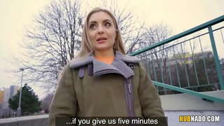 Caty Skūpsts pie FakeHub